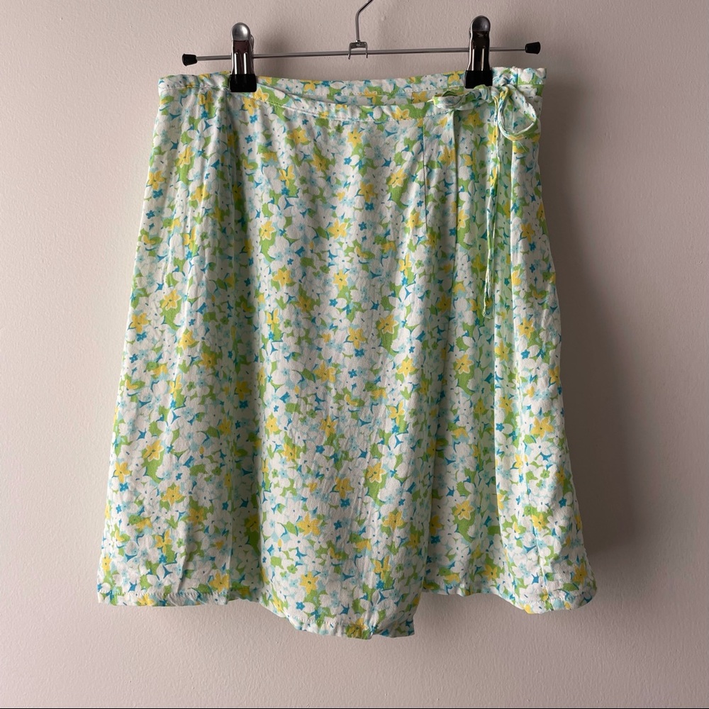 GAP GREEN WHITE FLORAL WRAP SKIRT VTG